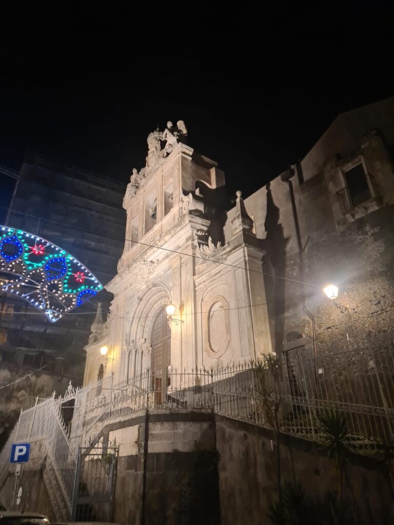 La chiesa di San Placido nell'omonima piazza